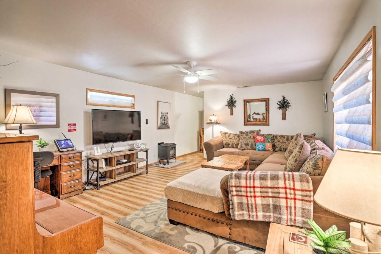 Big Bear Cabin With Deck And Hot Tub, Near Resorts! Біг-Бер-Лейк Екстер'єр фото